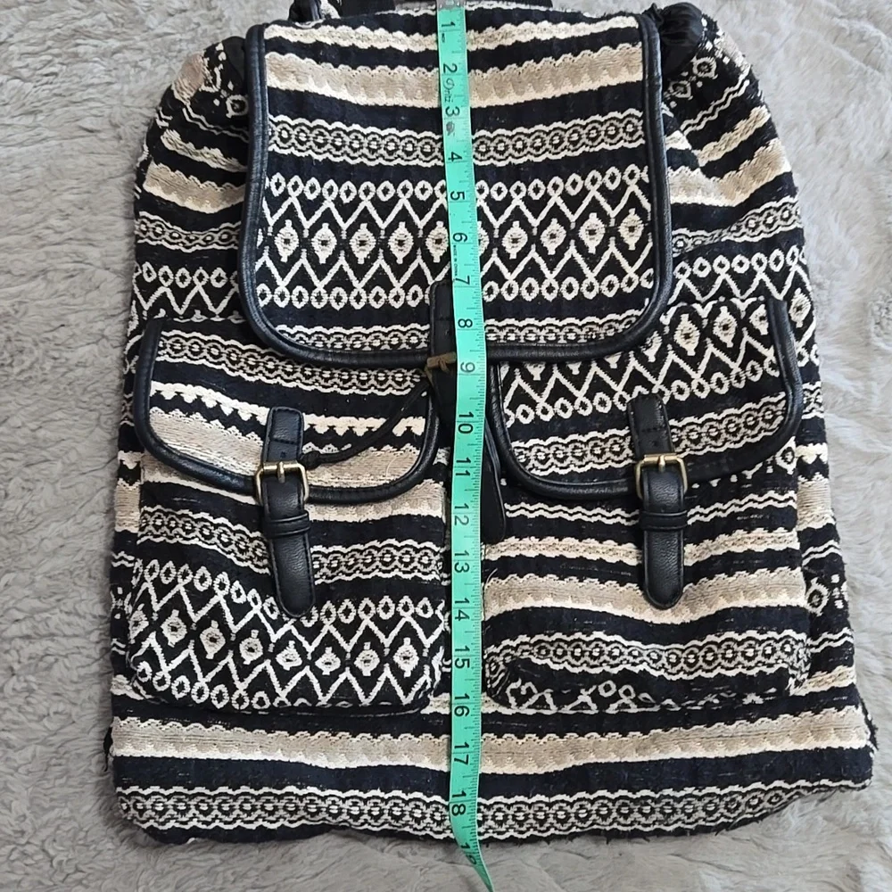 Mossimo Co. aztec print large drawstring backpack - Picture 4 of 9
